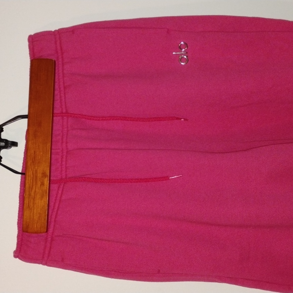 ALO Yoga Accolade Joggers in PINK SUMMER CRUSH color. Womens size Small.